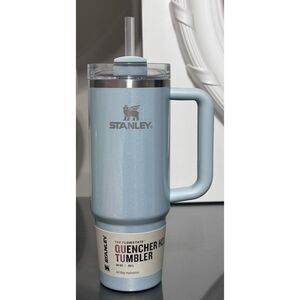 Stanley Quencher H2.0 FlowState‎ Tumbler 30oz, BLUEBERRY MILK